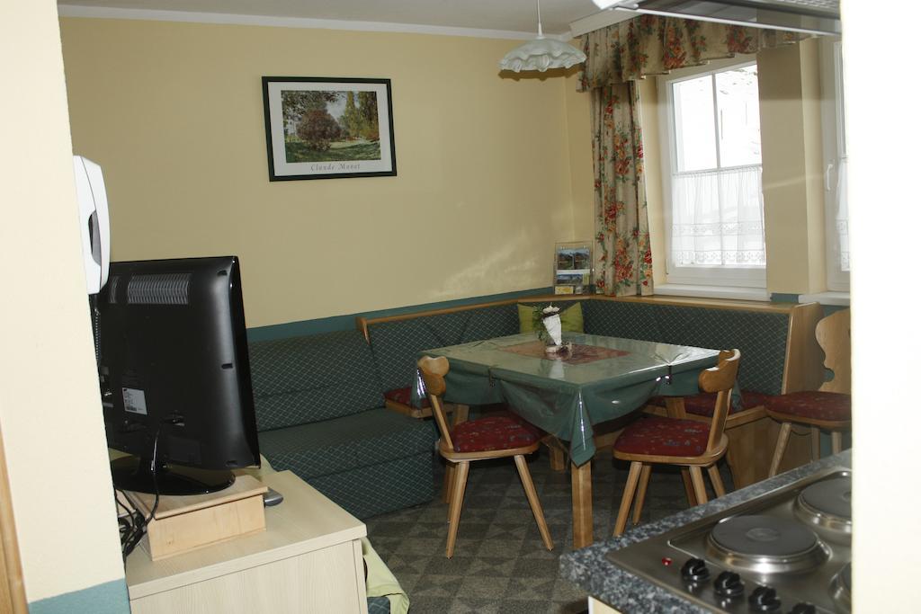Apart Ebene Ischgl Room photo
